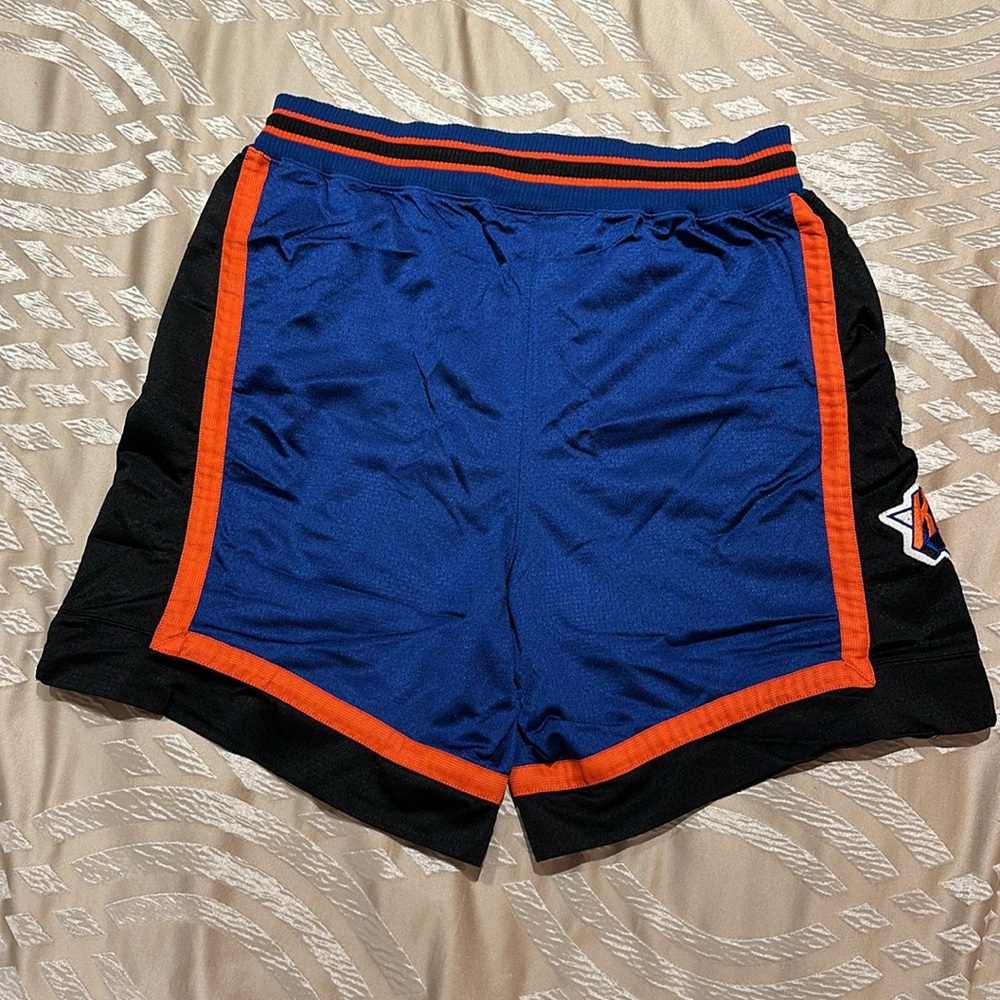 New York Knicks Vintage Player Shorts Size 36 **MINT** - Picture 6 of 6